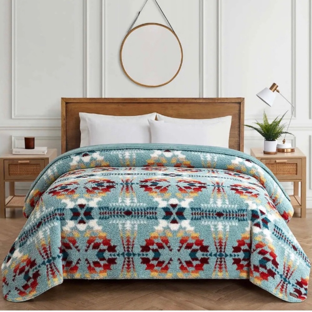 NWT Pendleton King Sherpa Blanket Comforter